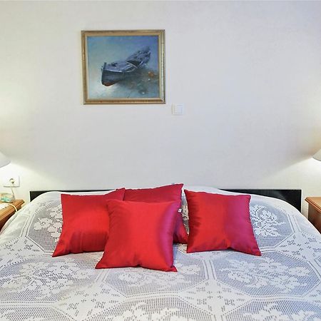 Cozy Apartment With A Balcony And A Sea View Brela Exterior photo